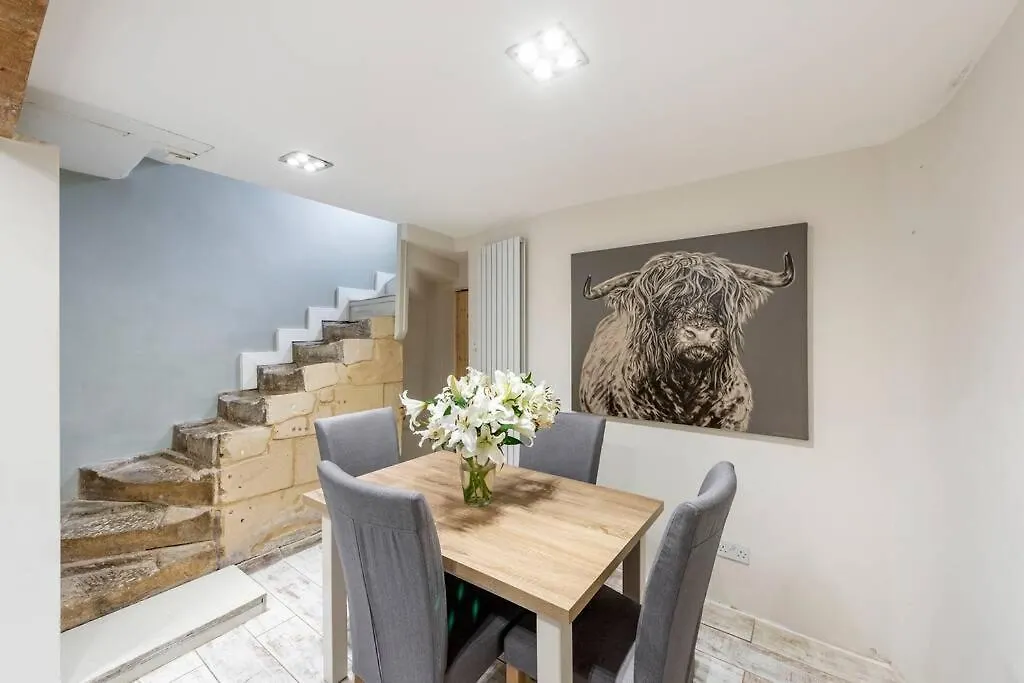 Tatil Evi Lovely 4 Bedroom Townhouse Bath Birleşik Krallık